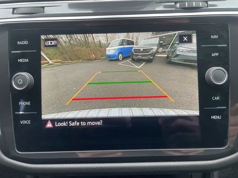 Certified 2023 Volkswagen Tiguan SEL R-Line image 24