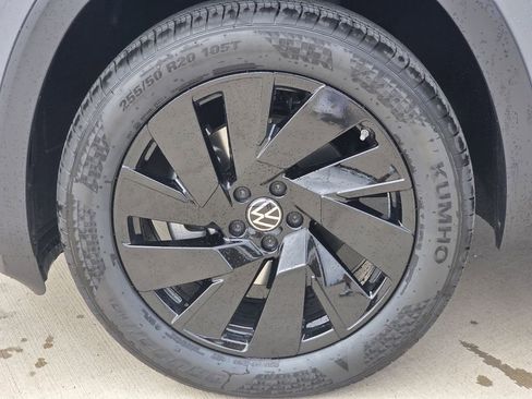 New 2026 Volkswagen Atlas SE FWD image 9