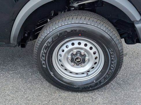 New 2025 Ford Bronco 4-Door AWD/4WD image 18