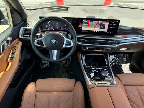 Used 2025 BMW X5 sDrive40i w/ M Sport Package RWD image 24