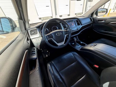 Used 2015 Toyota Highlander Limited image 10
