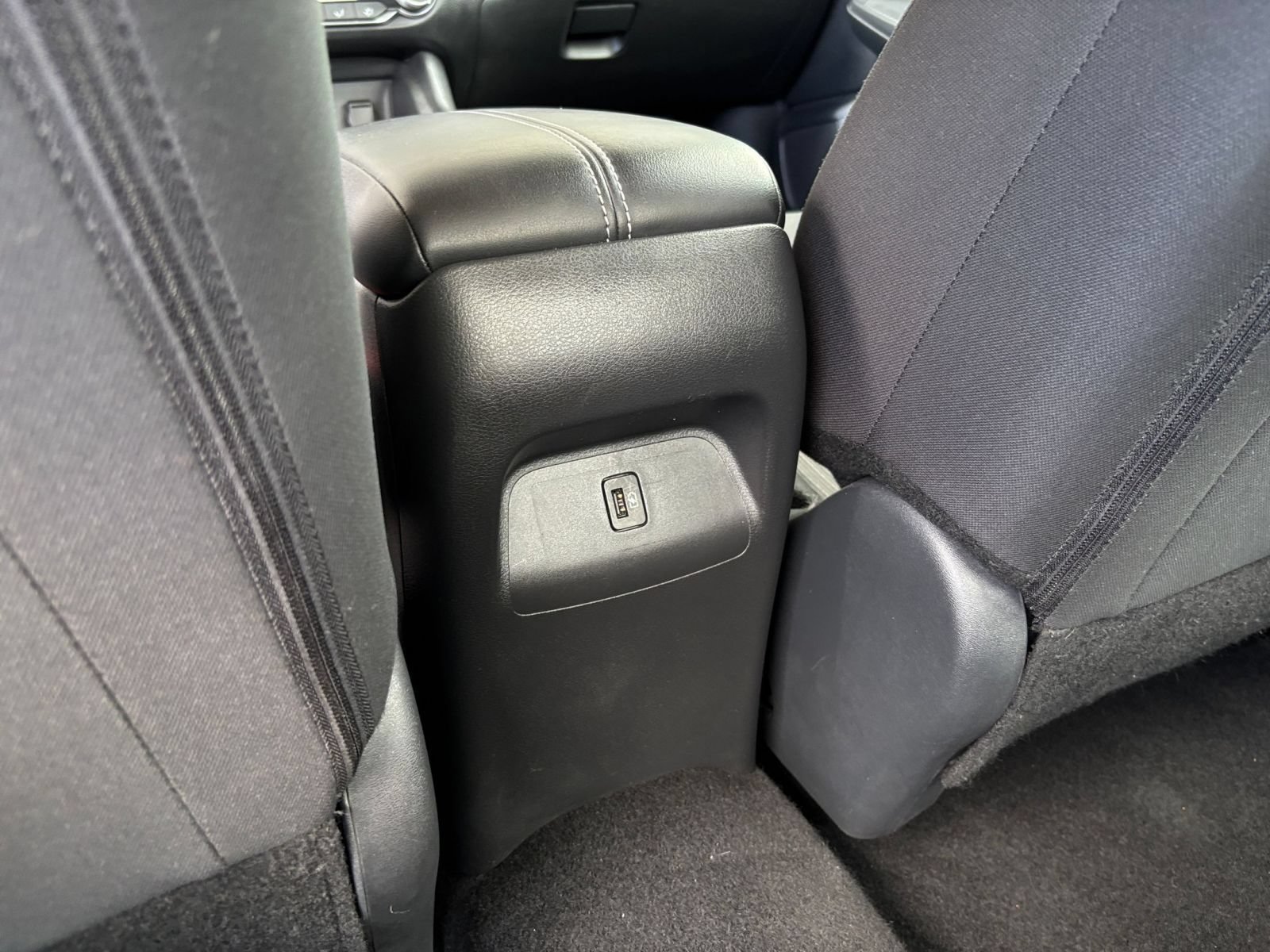 Used 2025 Nissan Sentra SV FWD image 21