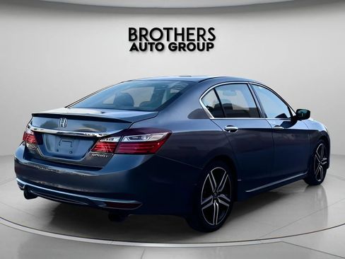 Used 2016 Honda Accord Sport image 12