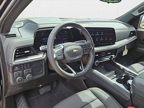 New 2026 Chevrolet Suburban Premier AWD/4WD image 3