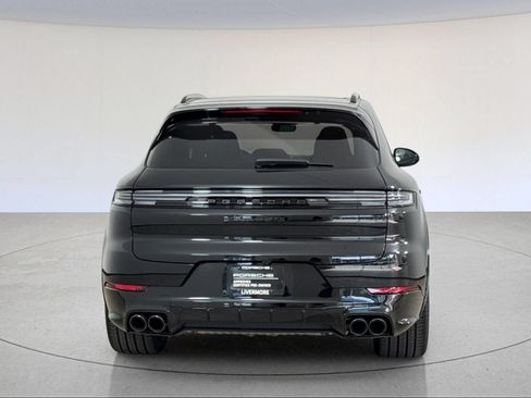Certified 2026 Porsche Cayenne GTS AWD/4WD image 7