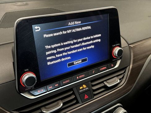 Used 2024 Nissan Altima 2.5 SV AWD/4WD image 6