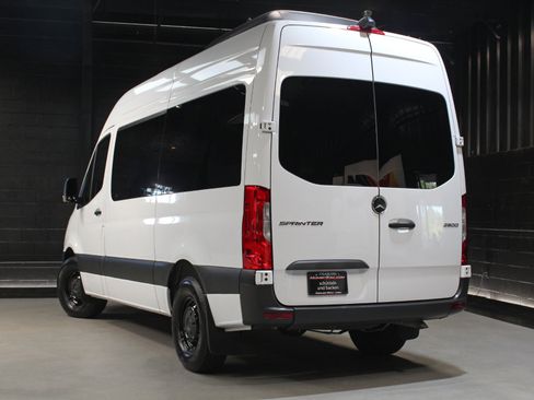 Used 2024 Mercedes-Benz Sprinter 2500 image 7