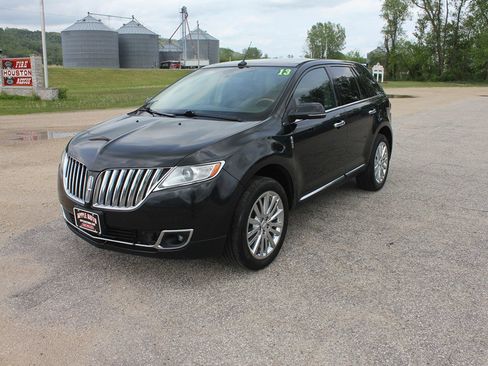 Used 2013 Lincoln MKX AWD image 1