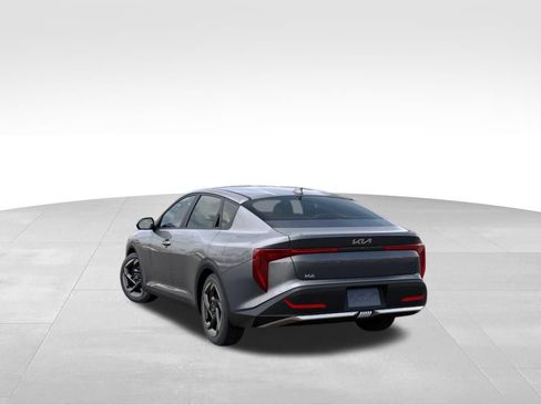 New 2026 Kia K4 EX image 4