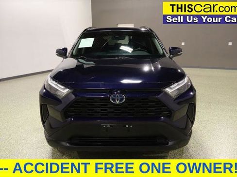 Used 2022 Toyota RAV4 XLE w/ Convenience Package image 2