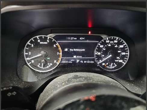 Used 2023 Nissan Rogue SV image 14