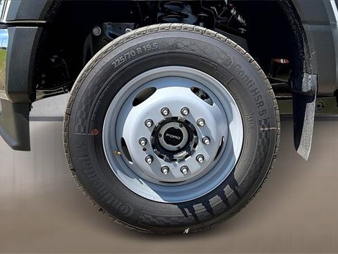 New 2025 Ford F550 4x4 Regular Cab Super Duty w/ XL Chrome Package image 11