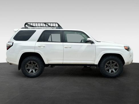 Used 2016 Toyota 4Runner Trail Premium AWD/4WD image 8