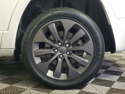 Used 2019 Jeep Cherokee High Altitude image 8