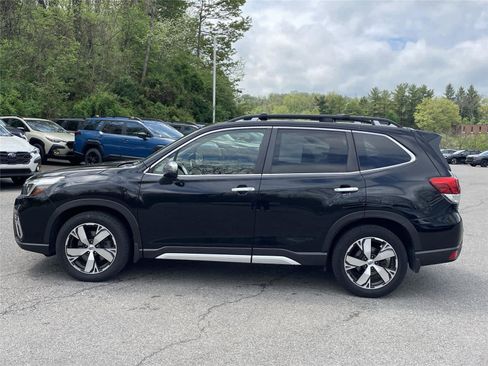 Used 2019 Subaru Forester Touring AWD/4WD image 2