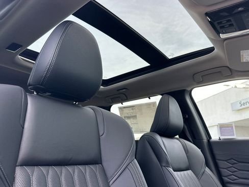 New 2026 Mitsubishi Outlander SEL image 16