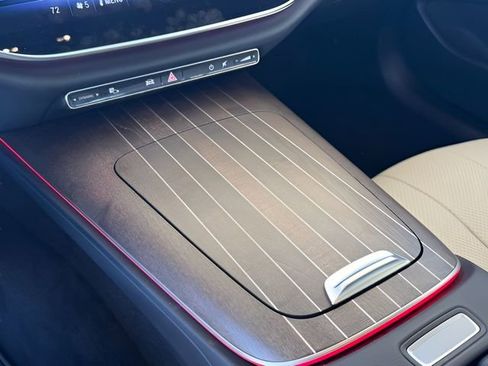 Used 2025 Mercedes-Benz E 350 Sedan image 23