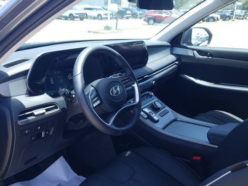 Used 2025 Hyundai Palisade SEL FWD image 12