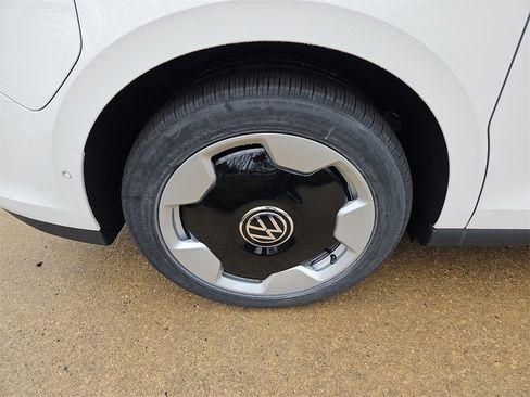 New 2025 Volkswagen ID. Buzz Pro S image 3