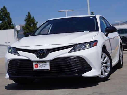 Used 2020 Toyota Camry LE w/ Carpet Mat Package FWD image 3