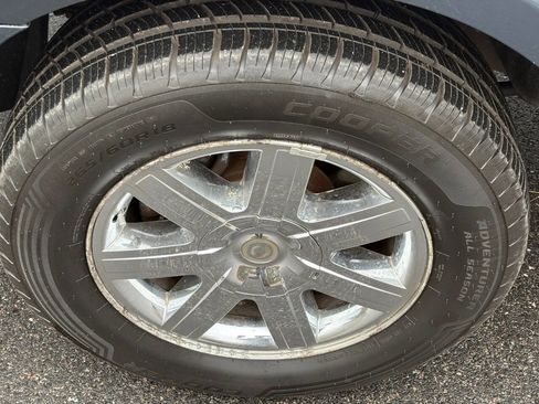 Used 2008 Chrysler Aspen Limited image 27