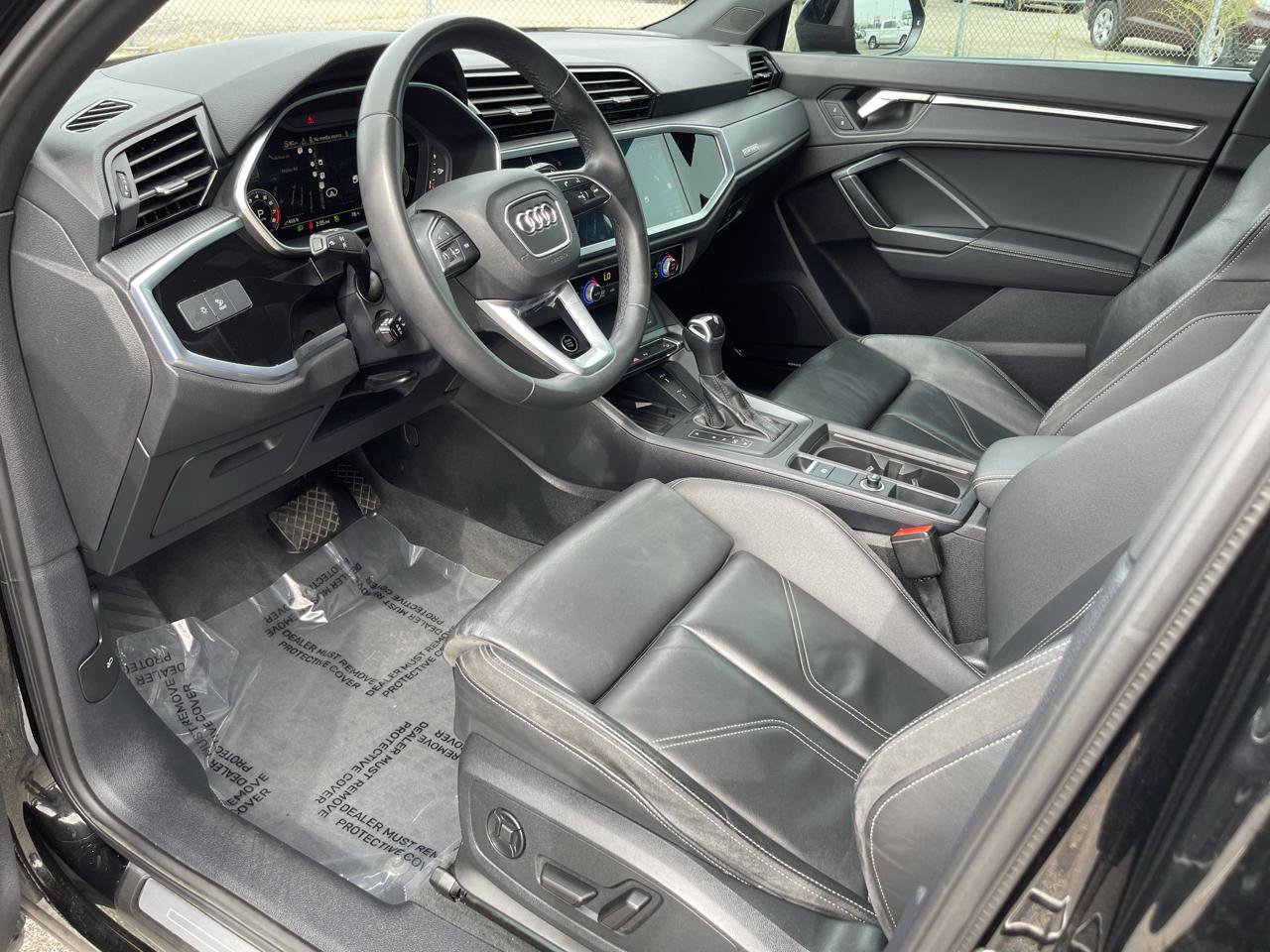 Used 2023 Audi Q3 2.0T Premium Plus w/ Premium Plus Package AWD/4WD image 18