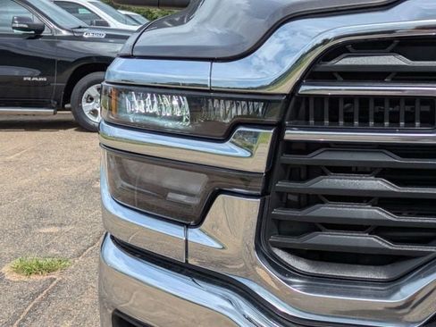 Used 2025 RAM 2500 Big Horn AWD/4WD image 10