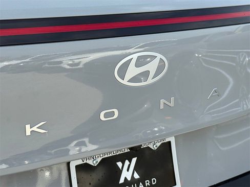 Used 2025 Hyundai Kona SEL image 11