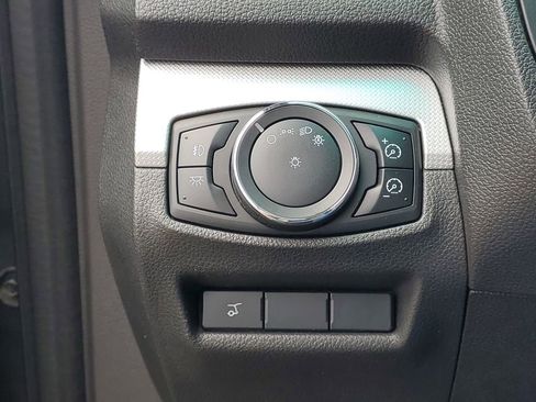 Used 2013 Ford Explorer XLT FWD image 18