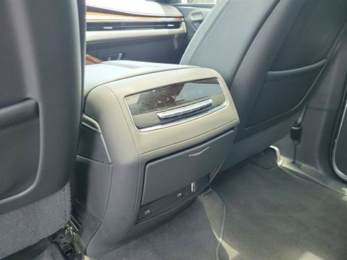 Certified 2023 Cadillac Escalade Premium Luxury AWD/4WD image 32