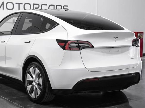 Used 2021 Tesla Model Y Long Range AWD/4WD image 15