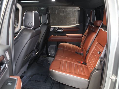 Used 2026 GMC Sierra 1500 Denali Ultimate w/ LPO, Black Badging Package AWD/4WD image 53