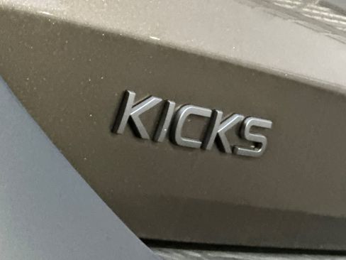 New 2026 Nissan Kicks SR image 28