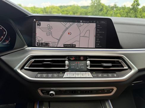 Used 2022 BMW X5 M50i w/ Parking Assistance Package AWD/4WD image 31