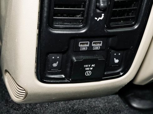 Used 2014 Jeep Grand Cherokee Limited w/ Luxury Group II image 25