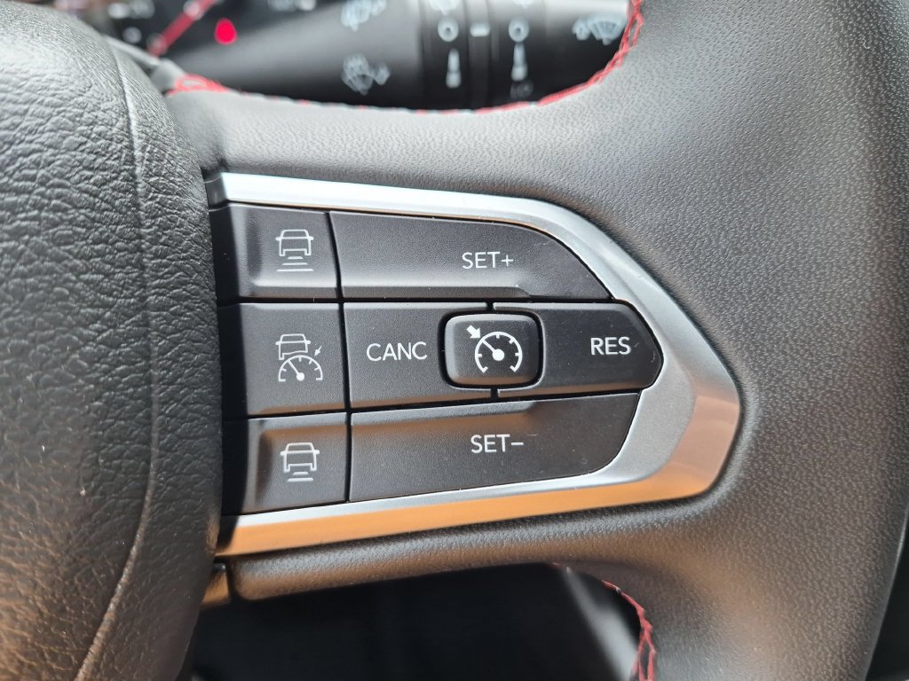 Used 2025 Jeep Compass Trailhawk AWD/4WD image 20