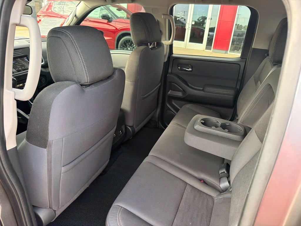 Used 2022 Nissan Frontier SV RWD image 18
