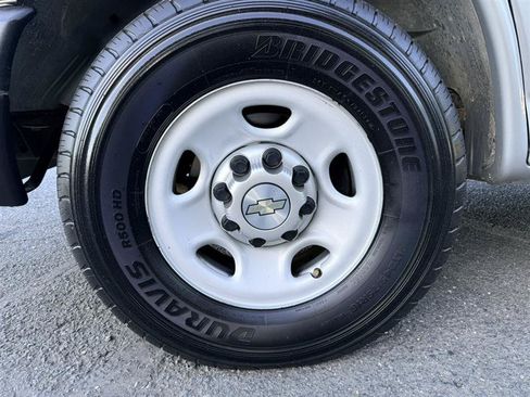 Used 2012 Chevrolet Express 2500 LS RWD image 9