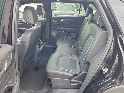 Used 2024 Volkswagen Atlas Cross Sport SEL Premium R-Line AWD/4WD image 12