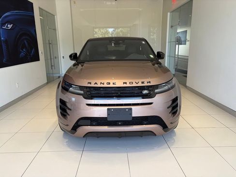 Used 2025 Land Rover Range Rover Evoque Dynamic SE AWD/4WD image 9