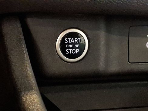Used 2023 Nissan Rogue SV AWD/4WD image 22