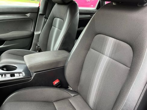Used 2022 Honda Civic Sport image 4