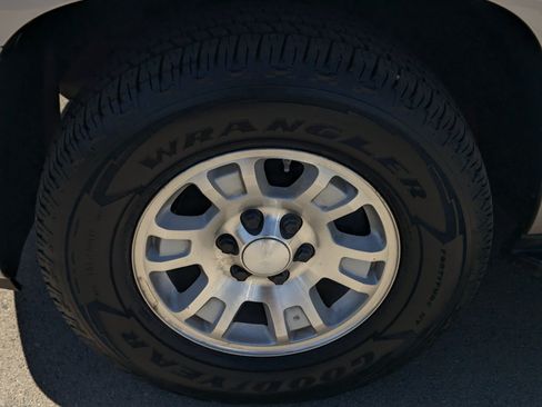 Used 2008 GMC Yukon SLE RWD image 7