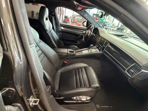 Used 2016 Porsche Panamera GTS AWD/4WD image 38