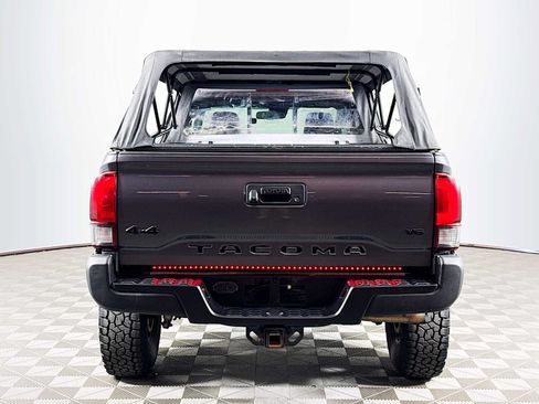 Used 2020 Toyota Tacoma SR5 AWD/4WD image 6