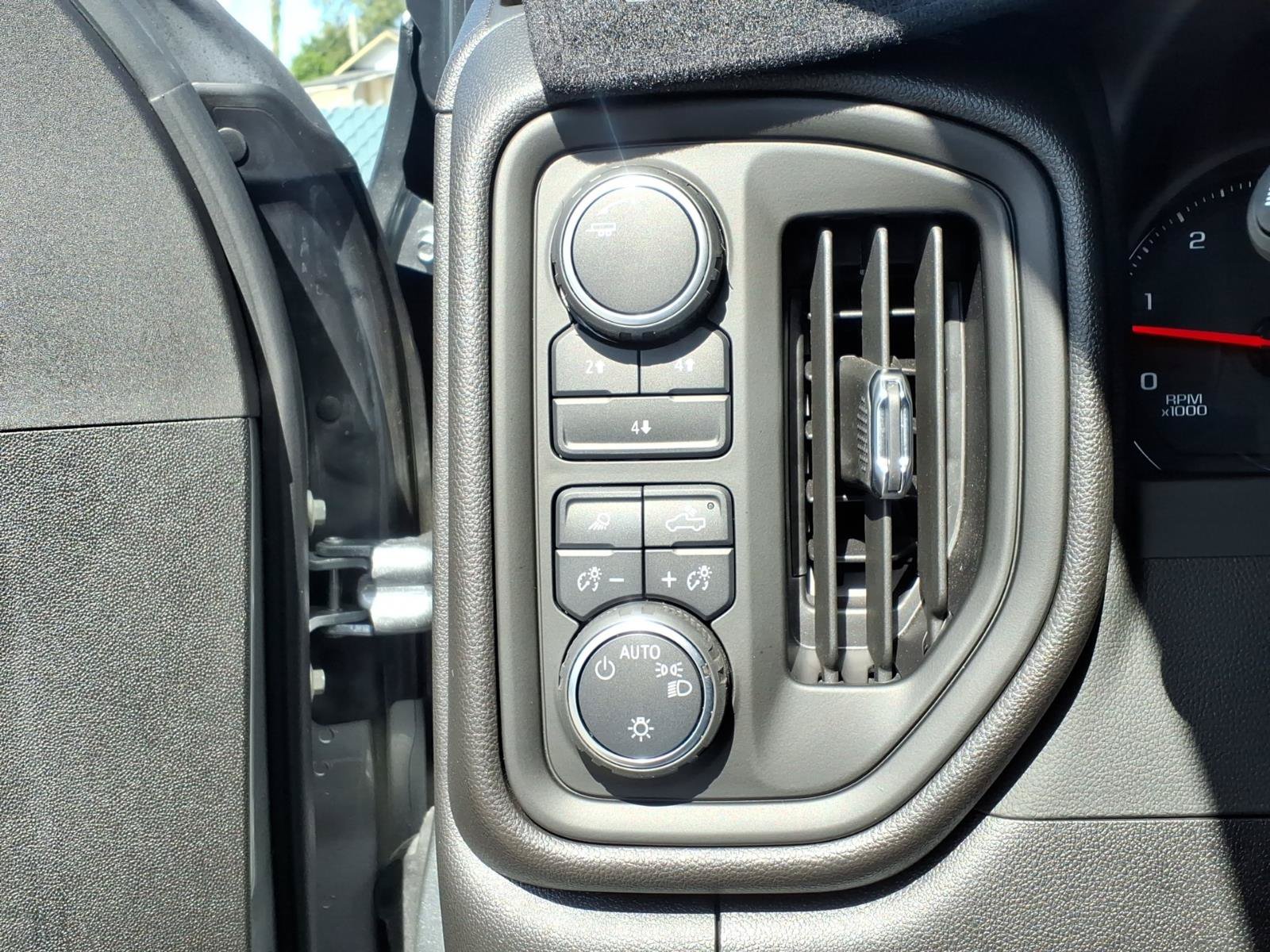 Used 2025 Chevrolet Silverado 2500 Custom w/ Custom Value Package AWD/4WD image 28