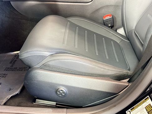 Certified 2025 Mercedes-Benz C 300 4MATIC Sedan image 17