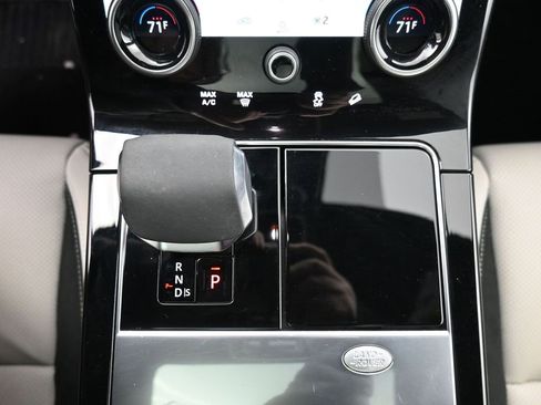 Used 2023 Land Rover Range Rover Velar R-Dynamic S image 19