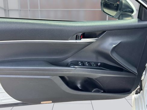 Used 2018 Toyota Camry SE w/ Audio Package FWD image 19