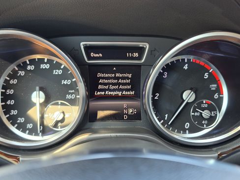 Used 2015 Mercedes-Benz GL 320 BlueTEC 4MATIC w/ Premium I Package image 47